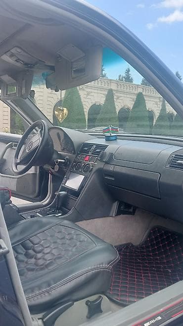 Mercedes-Benz C-sinfi sedan - Kuzov: 4 qapılı sedan, tünd mavi rəng - — 10