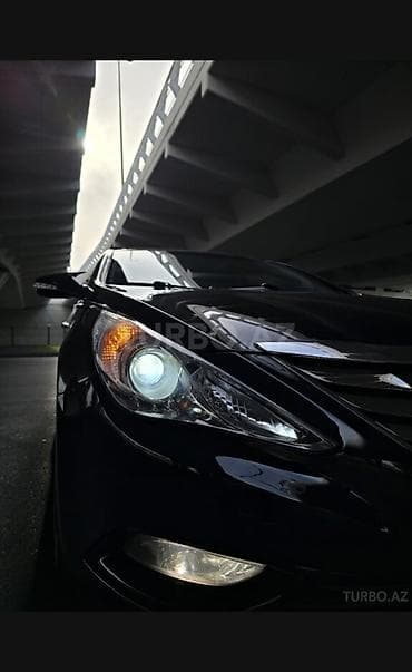 eleyus venera a: Hyundai Sonata: 2 l | 2012 il Sedan — 2