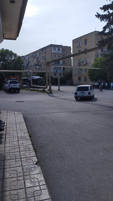 - 1 işıqlı otaq, iri pəncərə - Pəncərələr plastik, dəmir barmaqlıqla - lalafo.az -da - 1 işıqlı otaq, iri pəncərə - Pəncərələr plastik, dəmir barmaqlıqla -