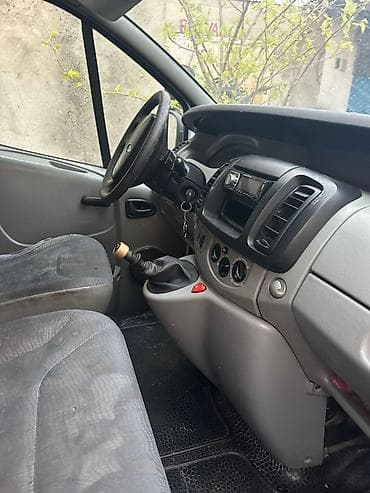 zapi satisi: Renault Trafic: 1.9 l | 2001 il Van body type — 2