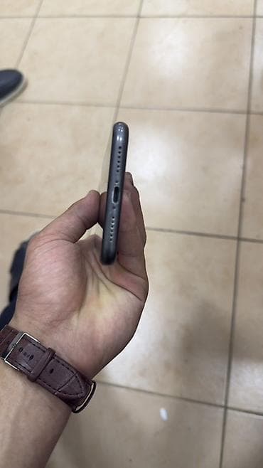 ipone şirvan: IPhone 11, Qara — 4