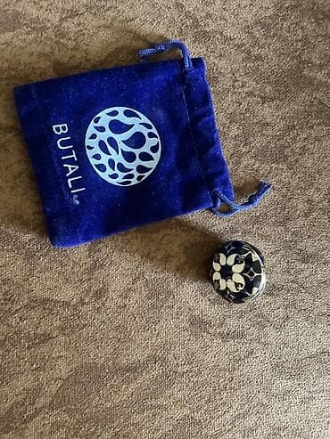 BUTALI markalı üzük - Brend: BUTALI (mavi məxmər saxlama kisəsi ilə) lalafo.az -da BUTALI markalı üzük - Brend: BUTALI (mavi məxmər saxlama kisəsi ilə)