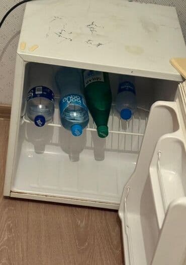 averlok satiram: Mini Samsung Soyuducu Satılır, rəng - Ağ — 1