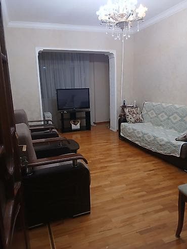 4 otaqlı ev alıram: Bakı, 8-ci mikrorayon, 4 otaqlı, Köhnə tikili, 110 kv. m — 1