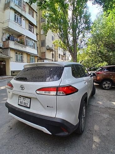 Toyota Corolla Cross: 1.8 l | 2024 il Krossover — 1