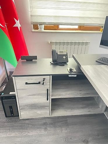 İşlənmiş, Müdir üçün, Dördbucaq masa — 8