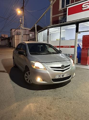 aftamabiller: Toyota Yaris: 1.3 l | 2007 il Sedan — 8