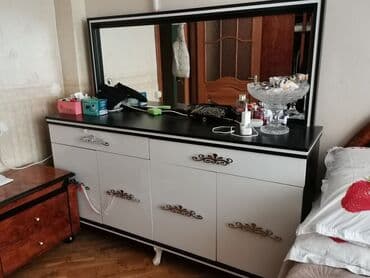 işlənmiş tək çarpayılar: İşlənmiş, TV altlığı, Komod — 3