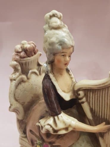 şuşa qalası maketi: Qedimi statuetkasi Almaniya 1900il Schneider Porcelain Group Figure — 2