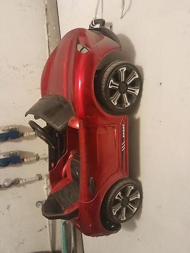 Uşaq üçün elektrikli oyuncaq avtomobil – qırmızı, sport üslubunda — 2
