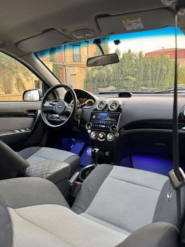 panel: Chevrolet Aveo: 1.5 l | 2022 il 120000 km Sedan — 4