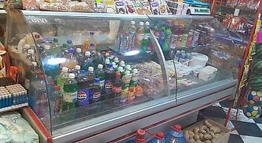 Soyuducu vitrin 350 Azn.2-3 ay səliqəli işlənib tam işləkdir. Ölçü