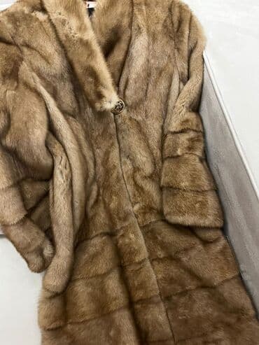 купить корги в баку: Şəkildə gördüyünüz iki fərqli model şuba satılır.Biri açıq qəhvəyi — 2