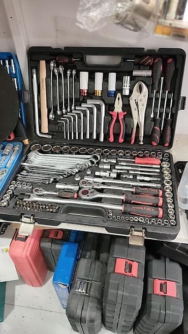 Universal əl alətləri dəsti – sərt plastik çamadanla Məzmun: -