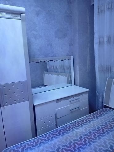 pismenni stol: İkinəfərlik çarpayı, Dolab — 9