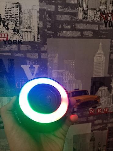 RGB işıqlı portativ Bluetooth dinamik - Kompakt, dairəvi korpus; ön — 2