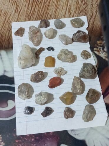 jaluz qapilar satilir: Təbii dekorativ daşlar – müxtəlif ölçü və rəng çalarlarında qarışıq — 2