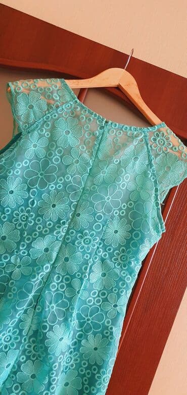 40 razmer: Ustunde 40 yazilsada 38 razmere gedir. Astarladir. cemi 2 defe — 2