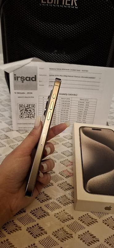 irşad xaladelnik: IPhone 15 Pro Max, 256 GB, Natural Titanium, Face ID — 2