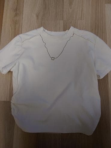 Ağ rəngli qısaqoll T‑şört və minimalistik boyunbağı seti. - Rəng — 1