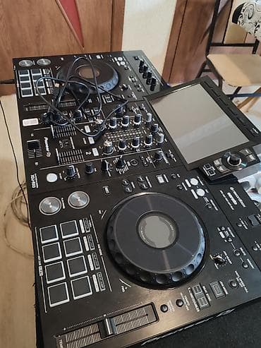 Pioneer DJ XDJ‑RX3 (Rekordbox DJ sistemi) - 2 kanallı bütün‑birində