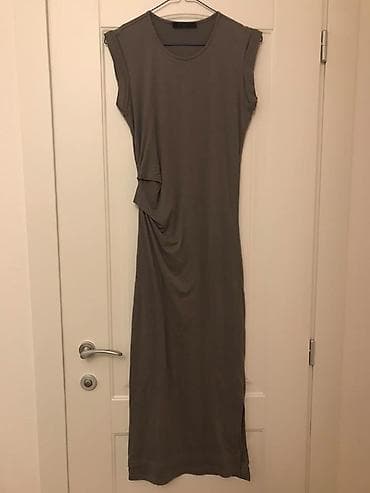 Qadın uzun don – bej/boz rəng - Model: qolsuz, dairəvi yaxalı -