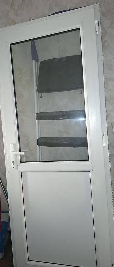 kapı: PVC giriş/balkon qapısı - Material: ağ PVC profil - Dizayn: yuxarı — 1