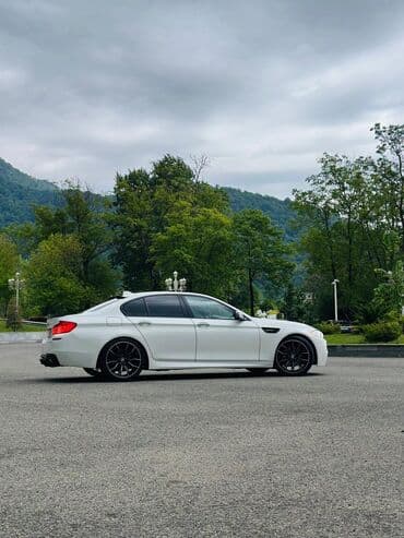 bmw 3 серия 325ix kat: *Gecenen qiymet yendi cox tecili ili 2012 senede M qeyd olunub tam — 7