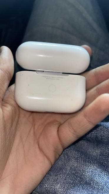 Apple AirPods Pro (MagSafe Charging Case) qulaqlıq qutusu Məhsul — 3