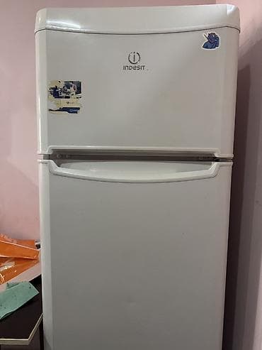 2 qapılı Indesit Soyuducu Satılır, rəng - Ağ