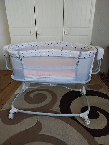 beşiylər: Oğlan və qız üçün, İşlənmiş, Dördbucaq, Beşik, Dəstsiz, Matras ilə, Yellənmə mexanizmsiz — 1