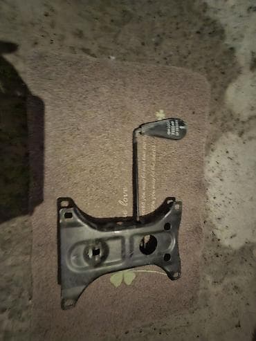 tutacaq: Avtomobil üçün metal kronşteyn və qolu - Material: qalın metal — 1