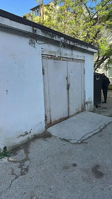 dt 75 satilir: Daş Qaraj(anbar) Hal hazırda 250 azn -ə anbar kimi icarədədir.Təcili — 8
