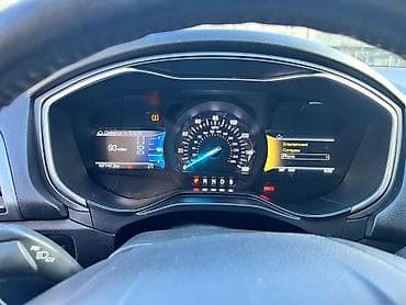 avtomobil oturacaqlar: Ford Fusion: 1.5 l | 2018 il 107747 km Sedan — 2