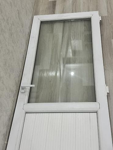 ev qapsl: Qiymət: 60 manat Ağ rəngli PVC balkon/eyvan qapısı - Material: PVC — 4