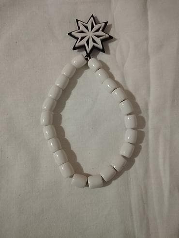 don sumqayit: Ağ rəngli muncuq təsbeh - Material: parlaq səthli ağ plastik/akril — 2