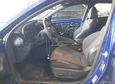 hyundai elantra teker: Hyundai Elantra, mavi rəng, sedan kuzov. Xüsusiyyətlər: - Kuzov: 4 — 8