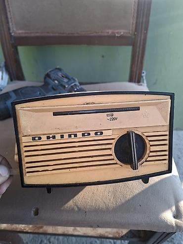 radiolar: Sovet istehsalı “Dnipro” masaüstü radio qəbuledicisi və tənzimlənən — 2