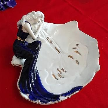 yeni il üçün şəkillər: Farfor wirniyyat qabi — 2