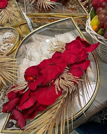 gundelik maşınlar: Şirniyyat vitrin qutuları və hədiyyə səbətləri üçün dekorativ set - — 2