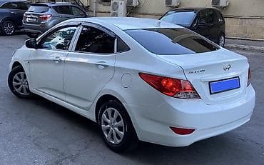 panel satış: Hyundai Accent: 1.4 l | 2012 il Sedan — 2
