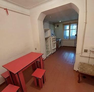 Bağ evləri: Mənzil Ayuna Sultanovda, 5 mərtəbəli binanın 3 cü mərtəbəsində — 3