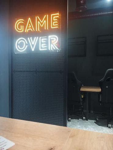 oyun aparatlari satilir: TƏCILI SATILIR. Internet klub üçün, hamısı Yenidi. Kreslo, Stolar — 2