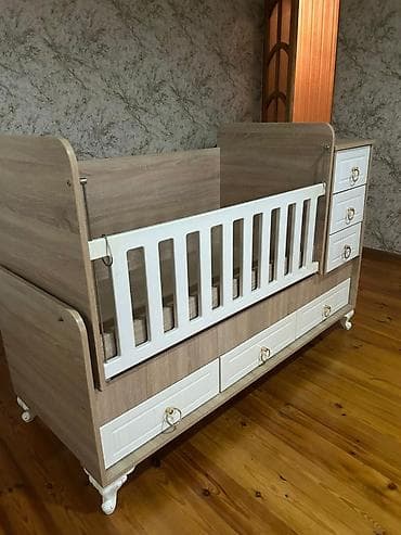 Beşik satilir 150azn.Baha alinib matras var.Tam.ideal