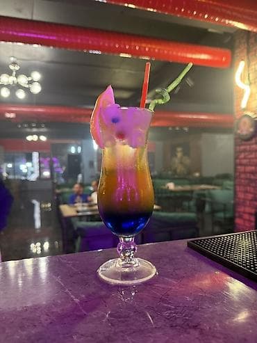 asbaz işi axtaranlar: Barmen, 24 yaş, 5 ildən artıq təcrübə — 8