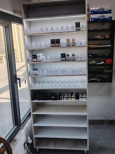 Led işıqlı vitrin rəf sistemi - Material: ağ rəngli MDF/laminat — 1