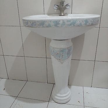 Pilleli ayaqlı mərmər naxışlı hamam lavabosu - Material: keramika -