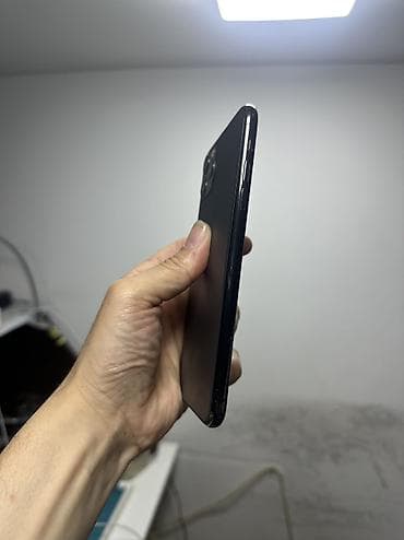 redmi note 15 pro: IPhone 11 Pro Max, 256 GB, Jet Black — 2