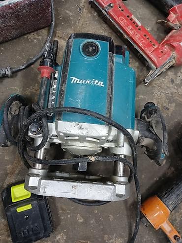 Makita frezə (oyma/frezer) aparatı - Marka: Makita - Tip: Şaquli