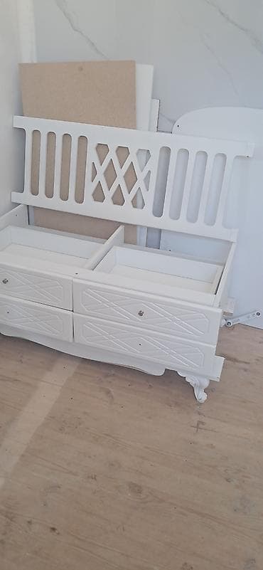Uşaq beşiyi – klassik dizaynlı, ağ rəngdə Məhsul təsviri: - Material